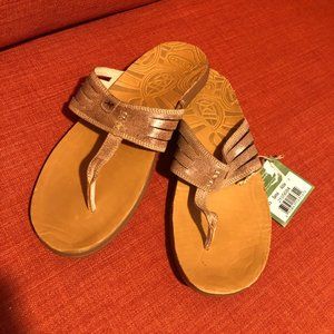 NWT Chacos Womens 9 Leather Flip Flop Sansa Adobe Brown Tan